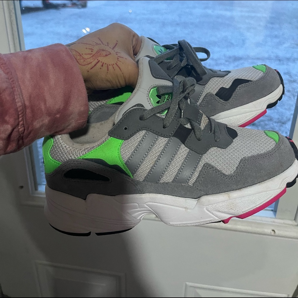 Adidas Falcon